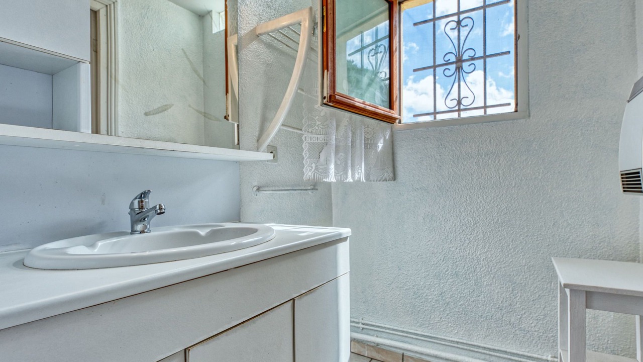 Photo of Bathroom in Jau-Dignac-et-Loirac