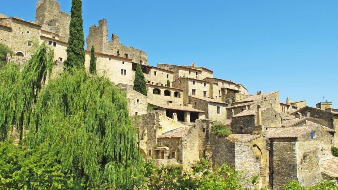 Photo of Buildings in Saint-Montan