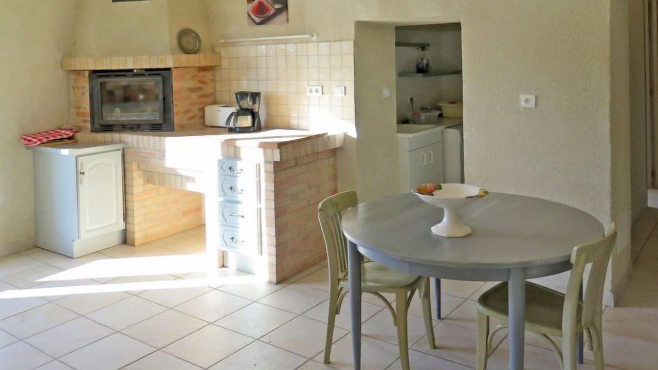 Photo of Kitchen in L'Honor-de-Cos