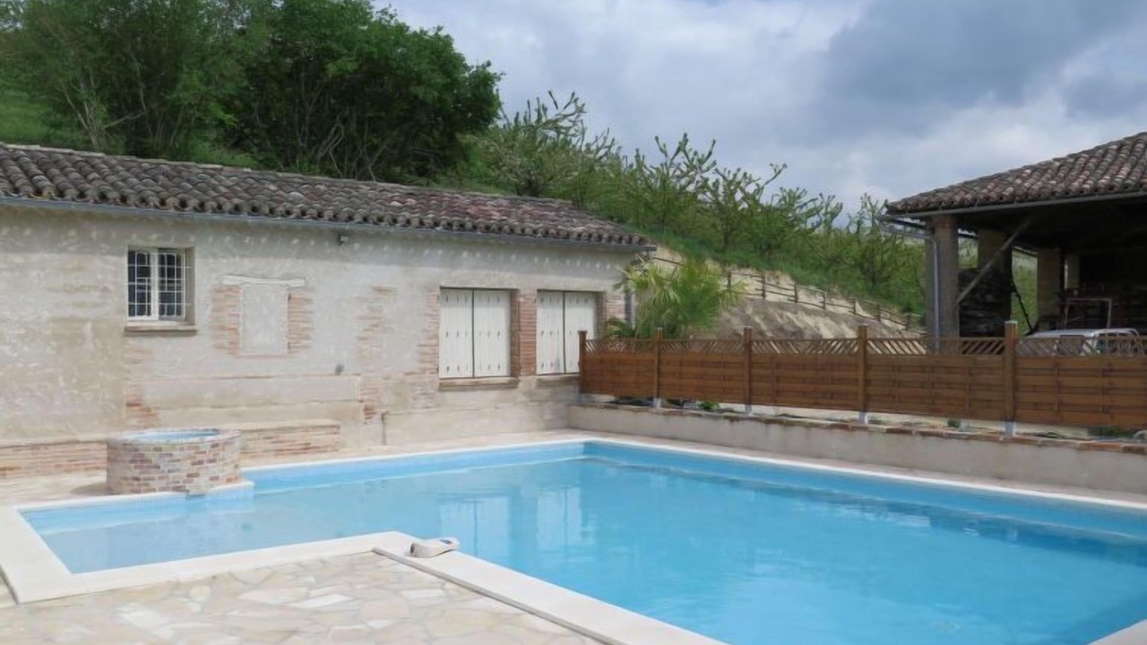 Photo of Outdoor in L'Honor-de-Cos