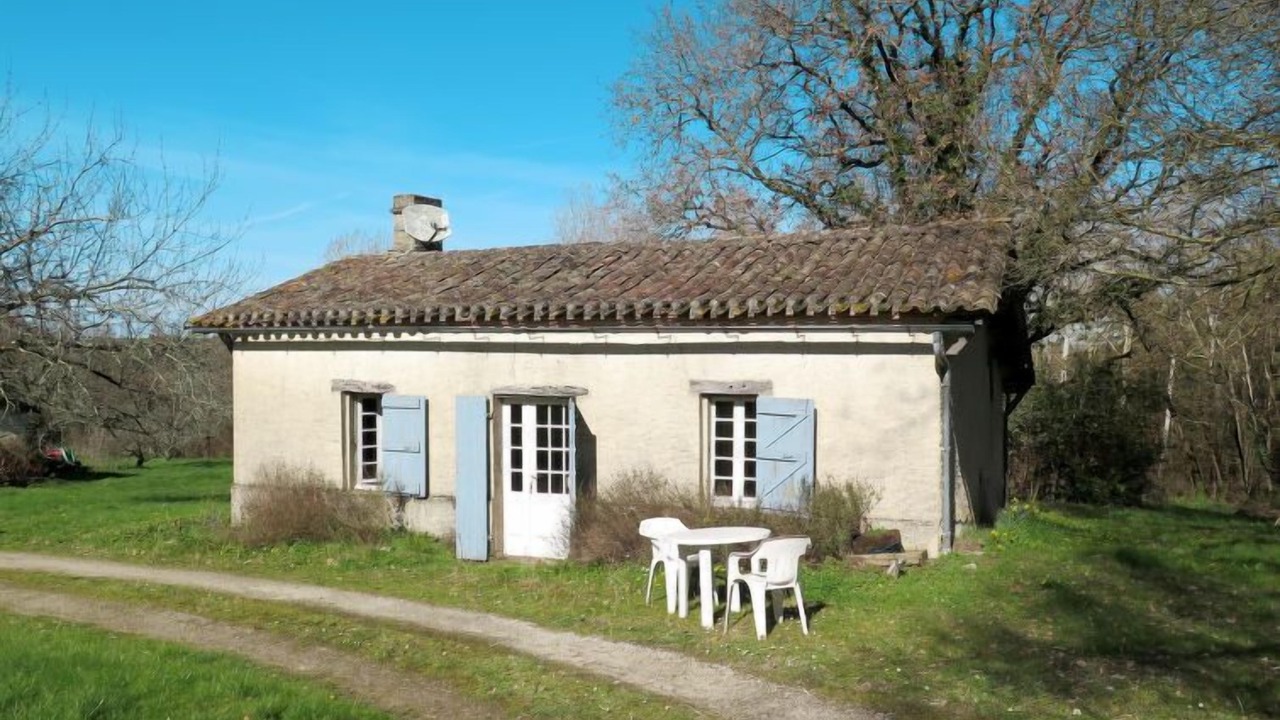 Photo of Buildings in Labretonie