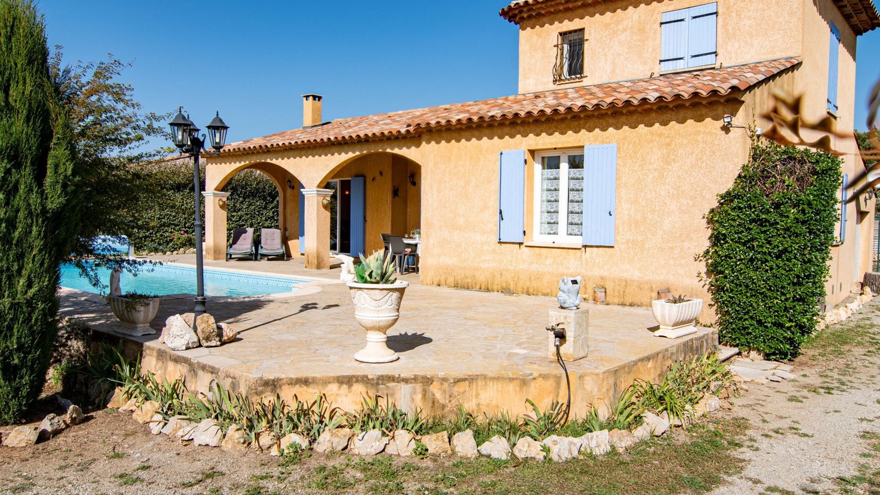 Photo of Outdoor in Regusse