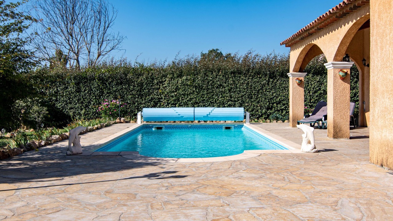 Photo of Outdoor in Regusse