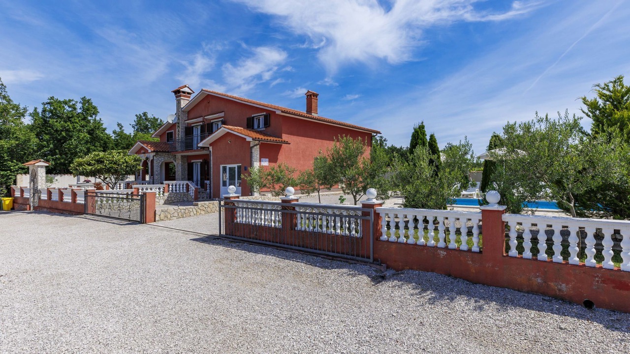 Photo of Outdoor in Rogocana