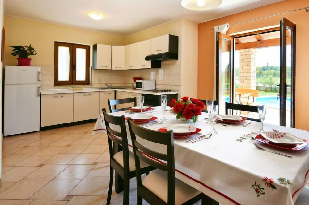 Photo of Kitchen in Mofardini