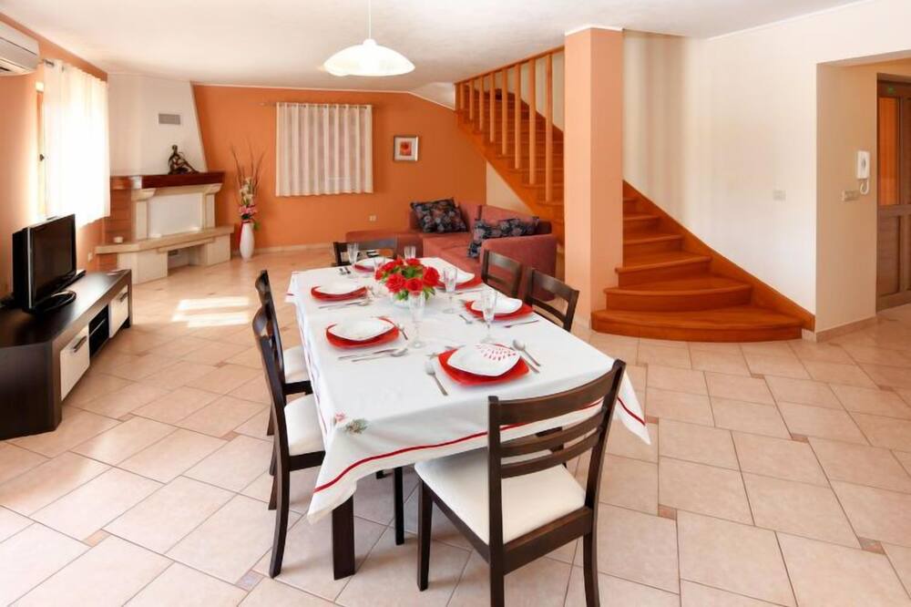 Photo of Livingroom in Mofardini