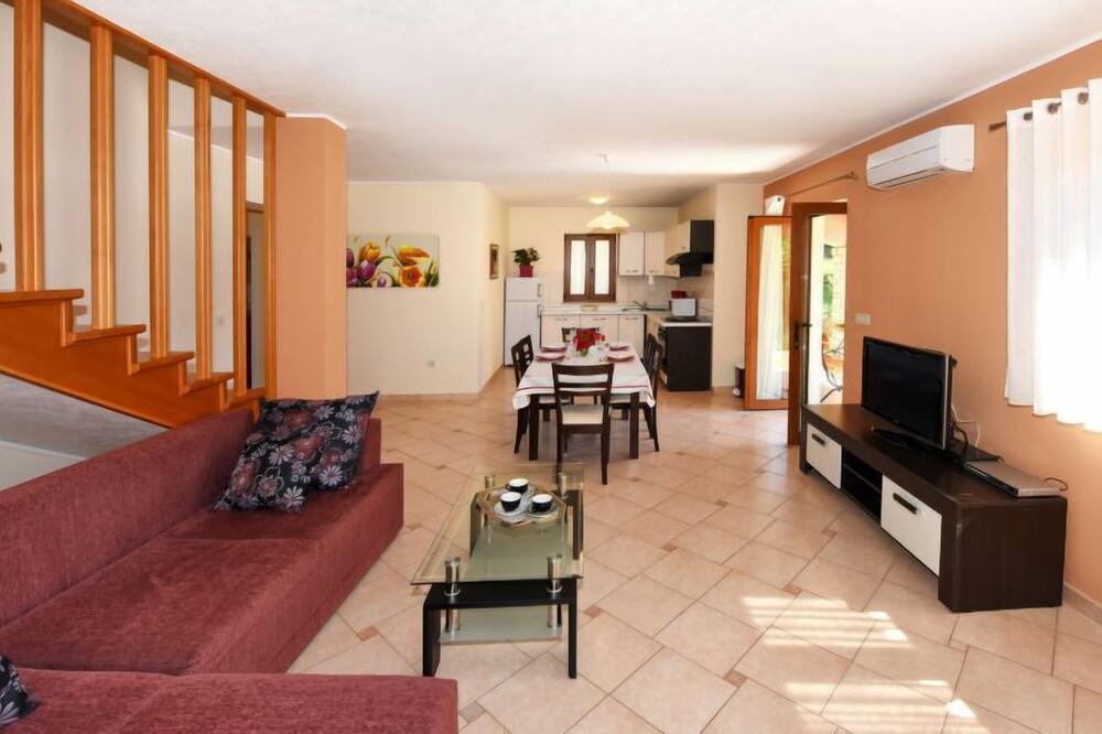 Photo of Livingroom in Mofardini