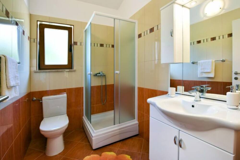 Photo of Bathroom in Mofardini