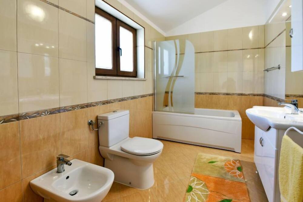 Photo of Bathroom in Mofardini