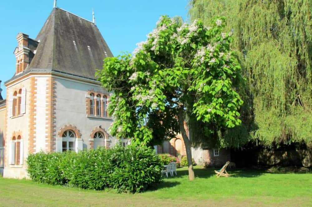Photo of Outdoor in Monnaie