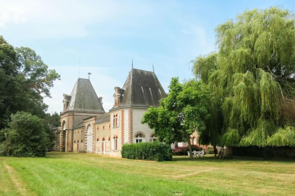 Photo of Outdoor in Monnaie