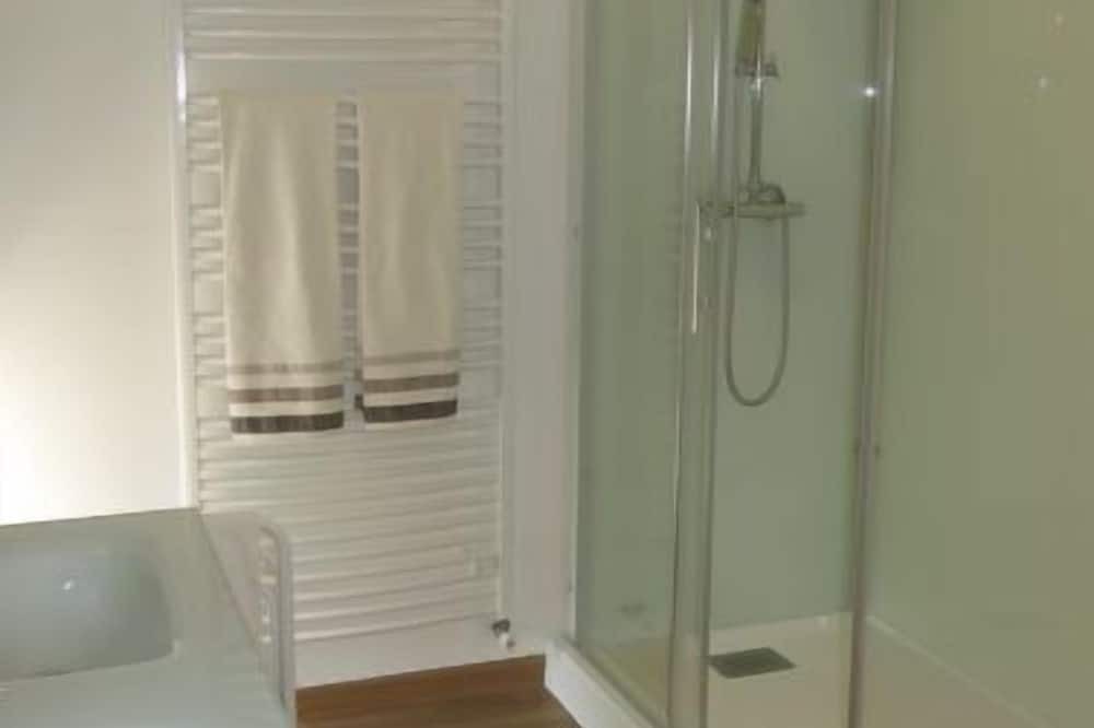 Photo of Bathroom in Monnaie
