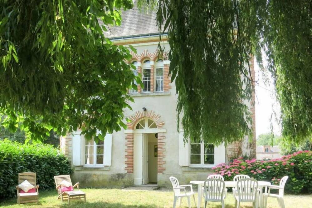 Photo of Outdoor in Monnaie