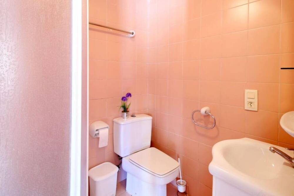 Photo of Bathroom in Empedrola