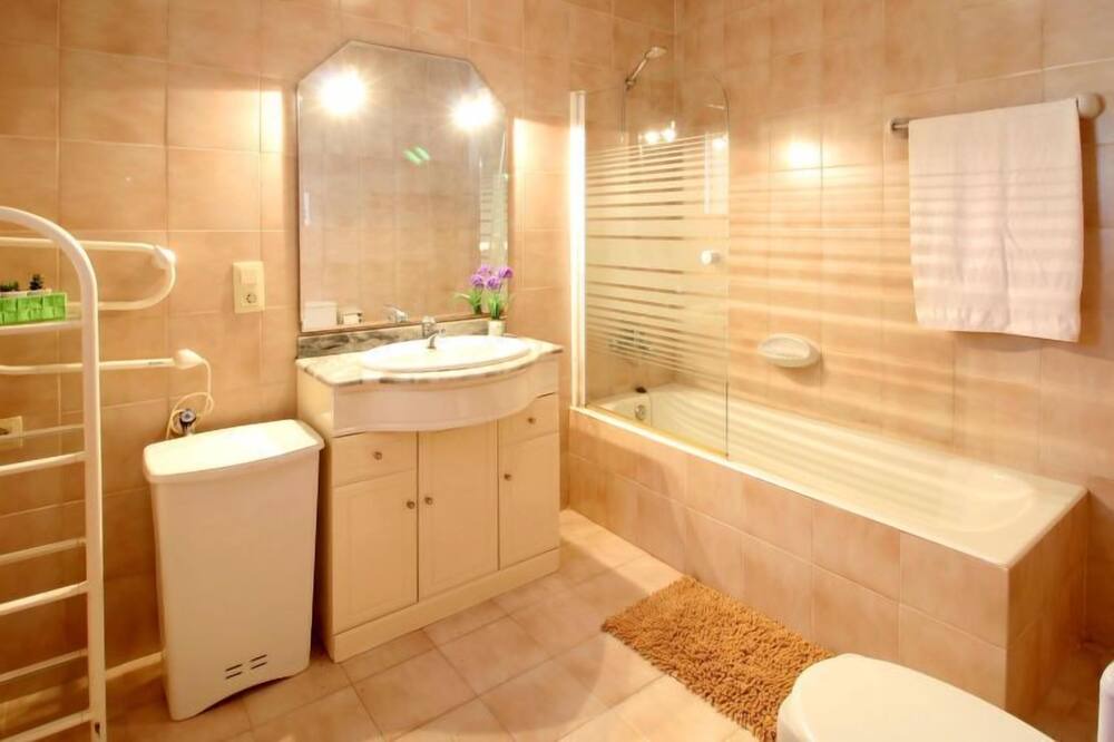 Photo of Bathroom in Empedrola