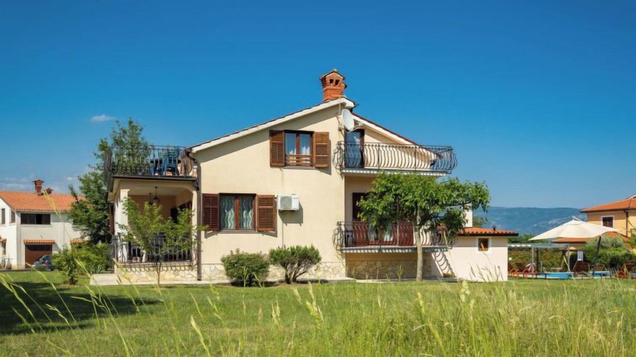 Photo of Outdoor in Pican