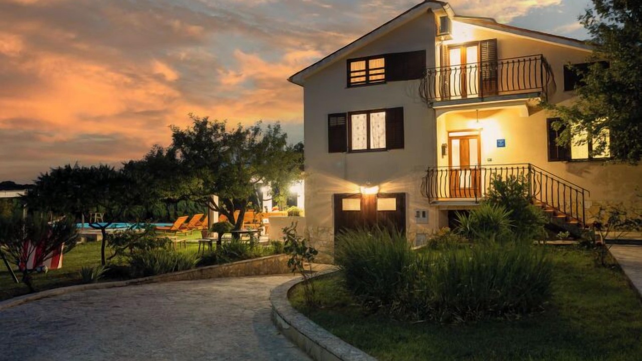 Photo of Outdoor in Pican