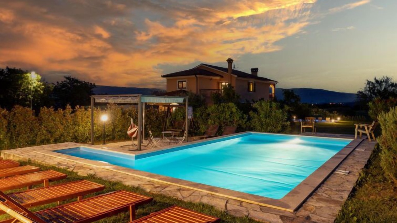 Photo of Outdoor in Pican