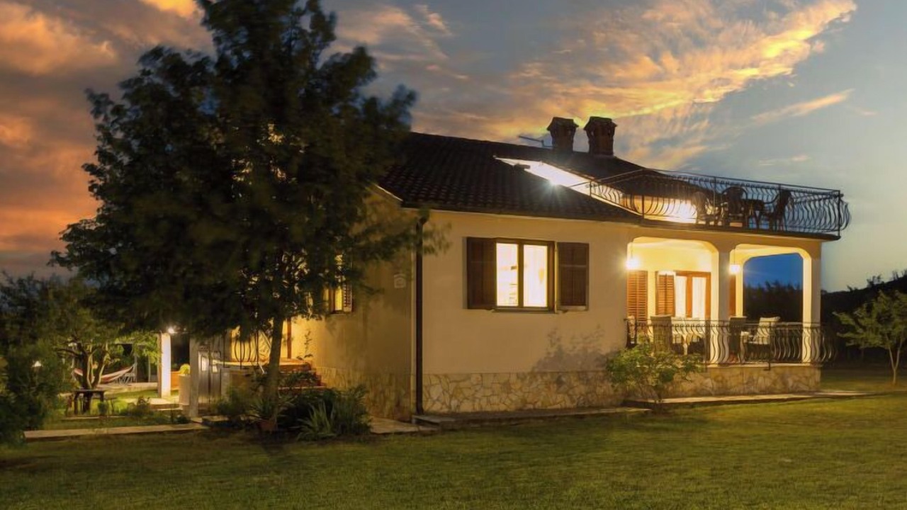 Photo of Outdoor in Pican