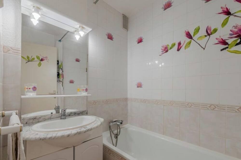 Photo of Bathroom in Le Barcares