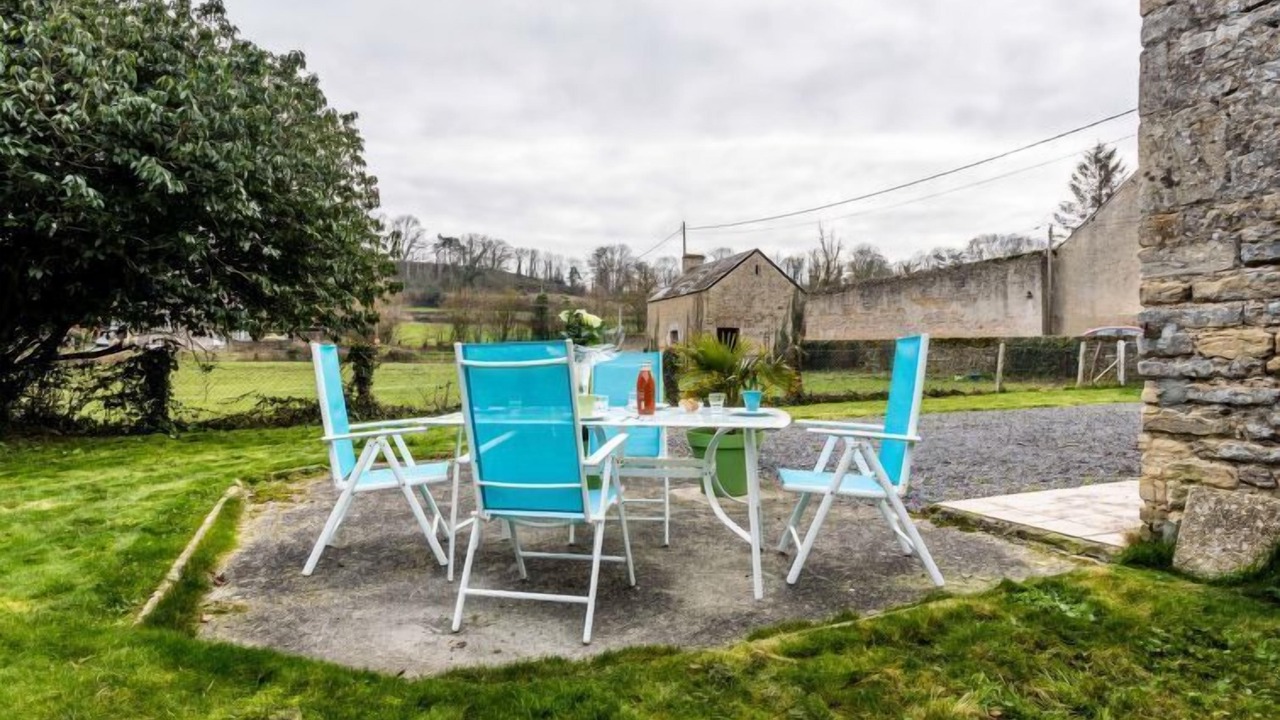 Photo of Outdoor in Commes