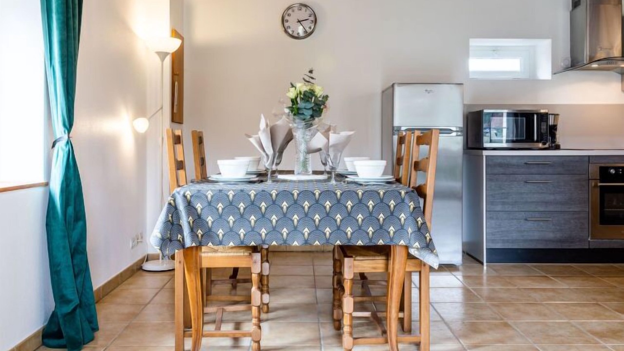 Photo of Others in Commes