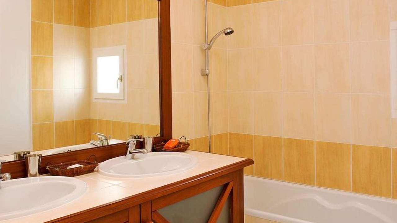 Photo of Bathroom in L'Aiguillon-sur-Vie
