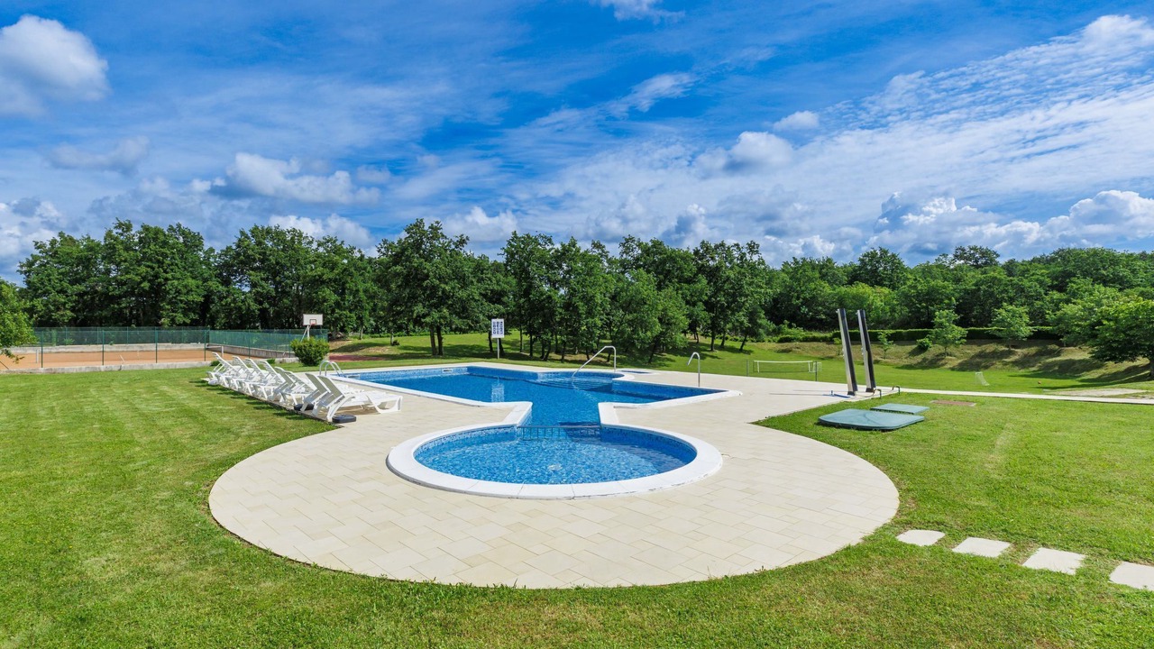 Photo of Outdoor in Modrusani