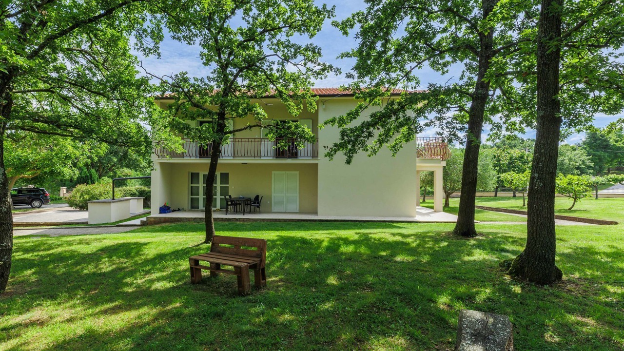 Photo of Outdoor in Modrusani