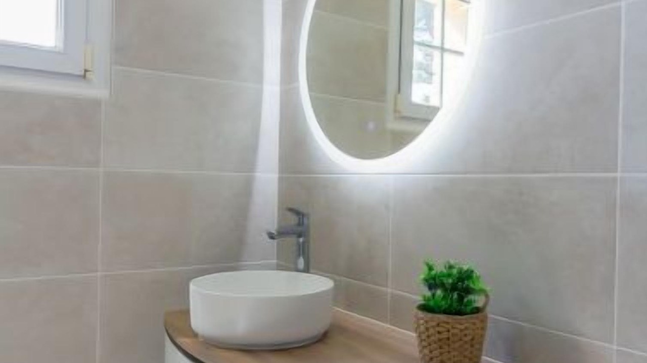 Photo of Bathroom in Landunvez