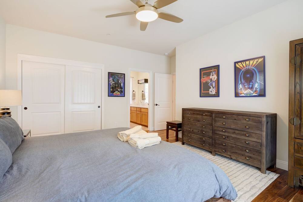 Photo of Bedroom in Freestone