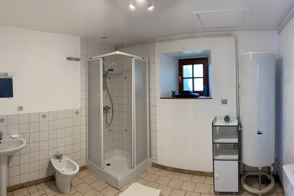 Photo of Bathroom in Concourson-sur-Layon