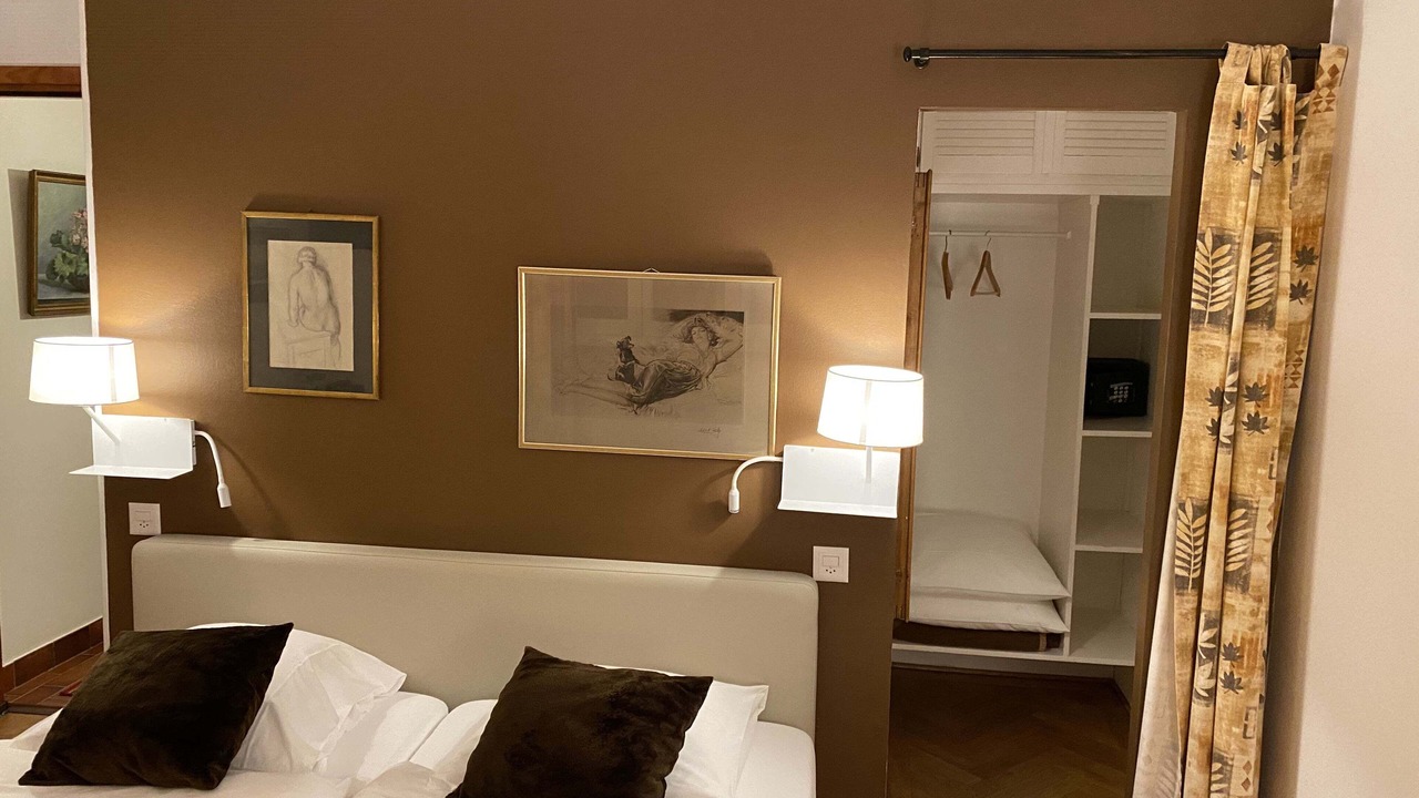 Photo of Outdoor in Dully