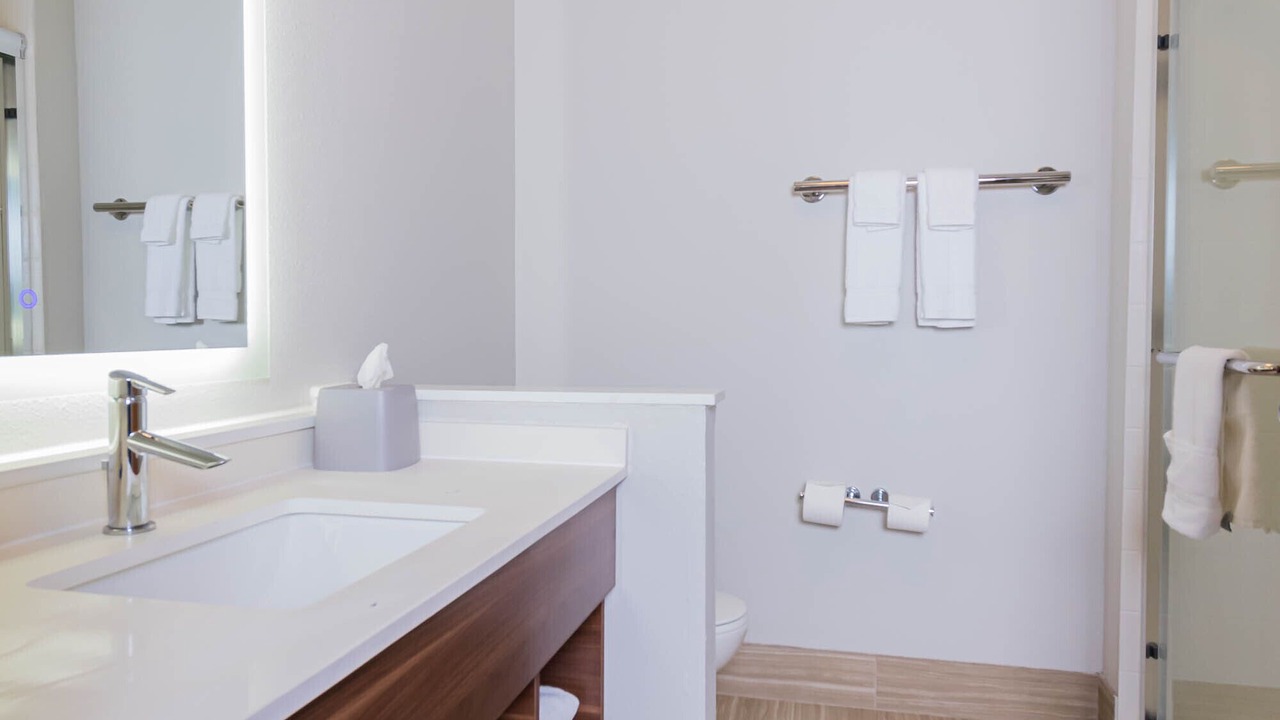 Photo of Bathroom in FM 1960
