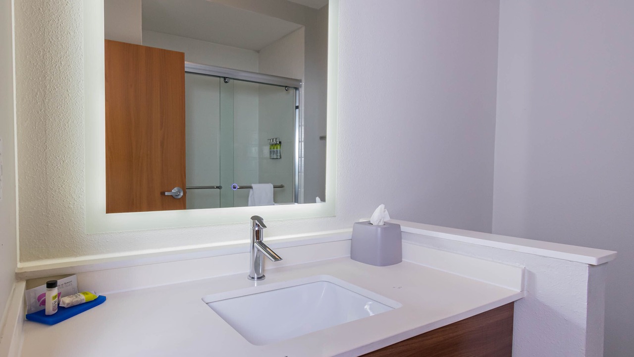 Photo of Bathroom in FM 1960