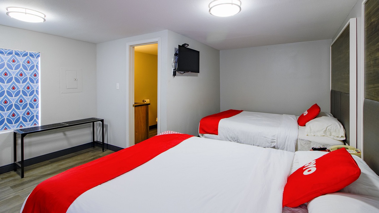 Photo of Bedroom in Sulphur