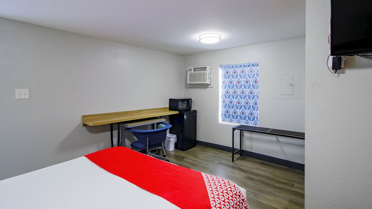 Photo of Bedroom in Sulphur