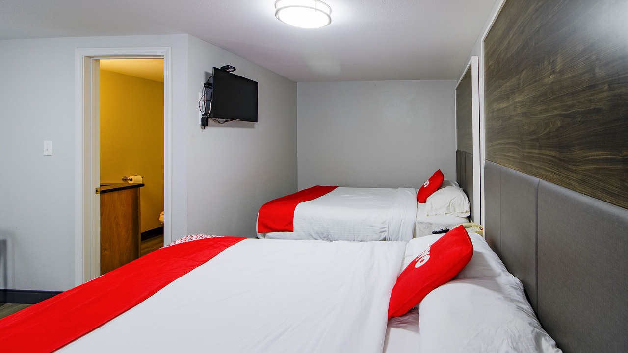 Photo of Bedroom in Sulphur