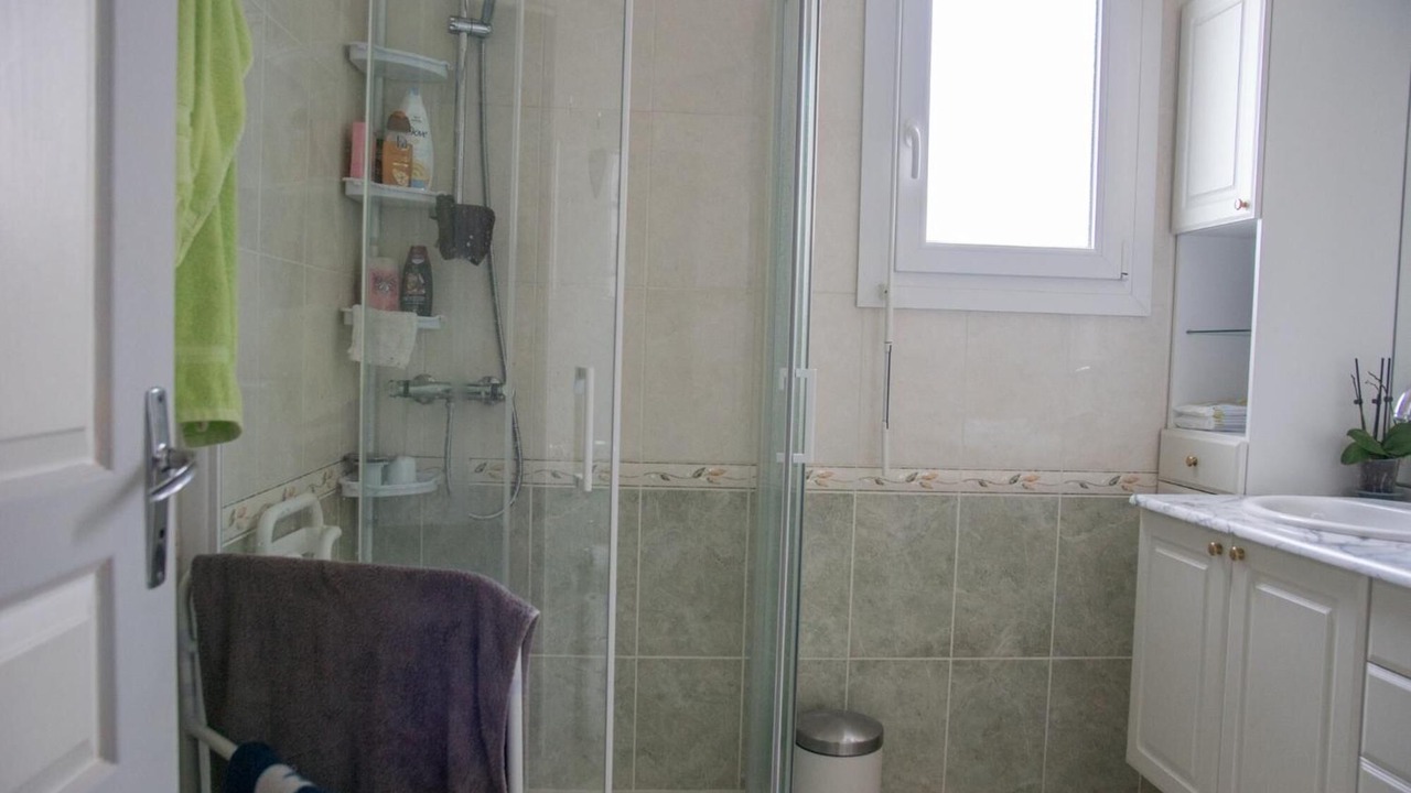 Photo of Others in Evron