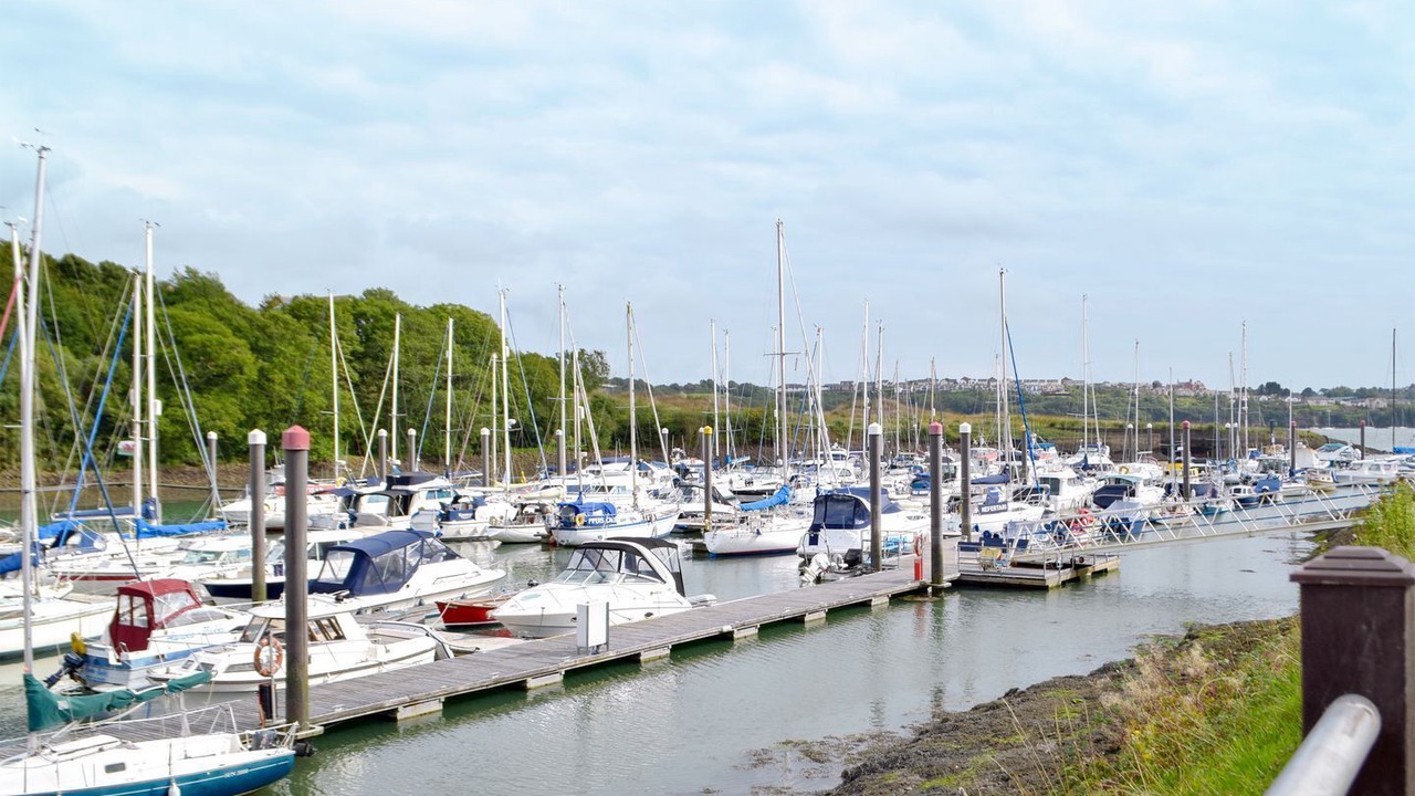 Photo of Others in Neyland