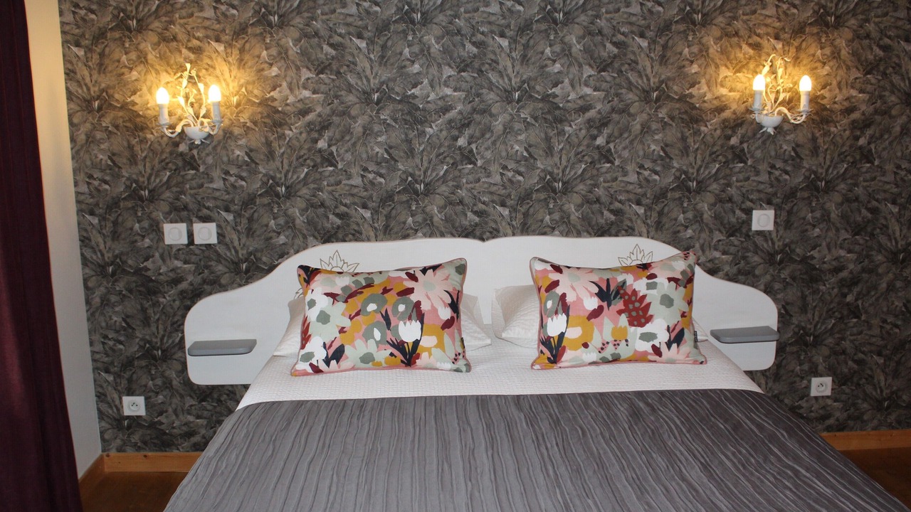 Photo of Bedroom in Saint-Beron