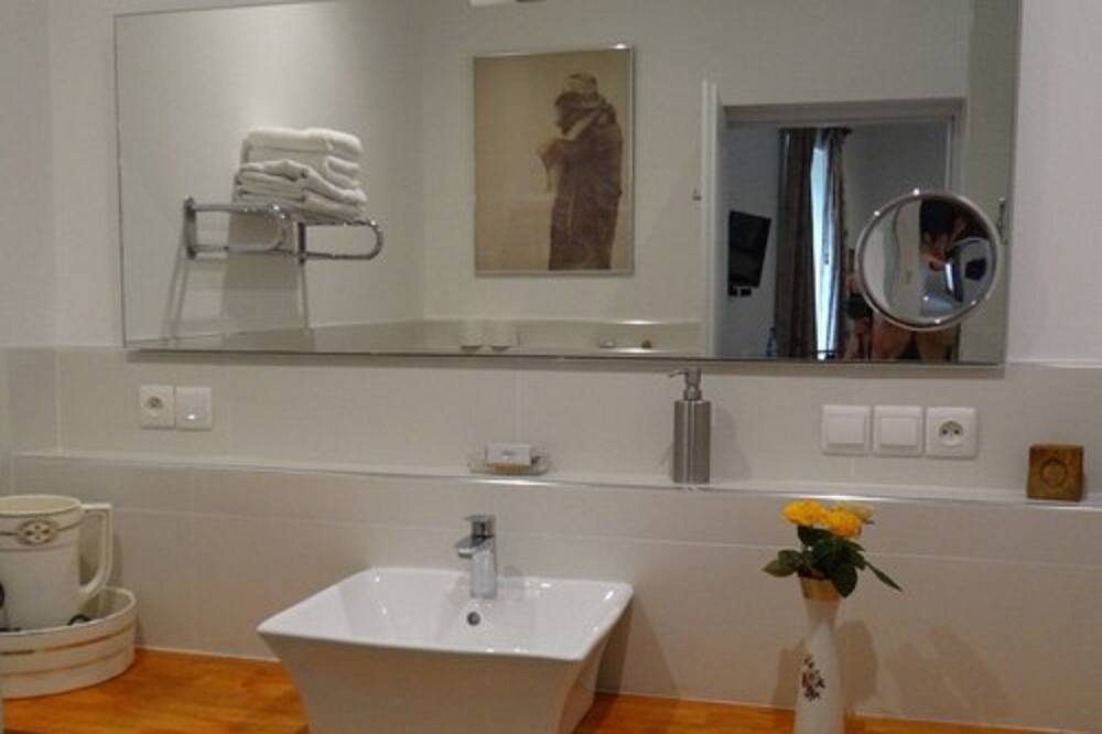 Photo of Bathroom in Cambieure
