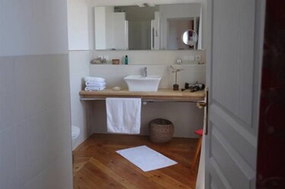 Photo of Bathroom in Cambieure