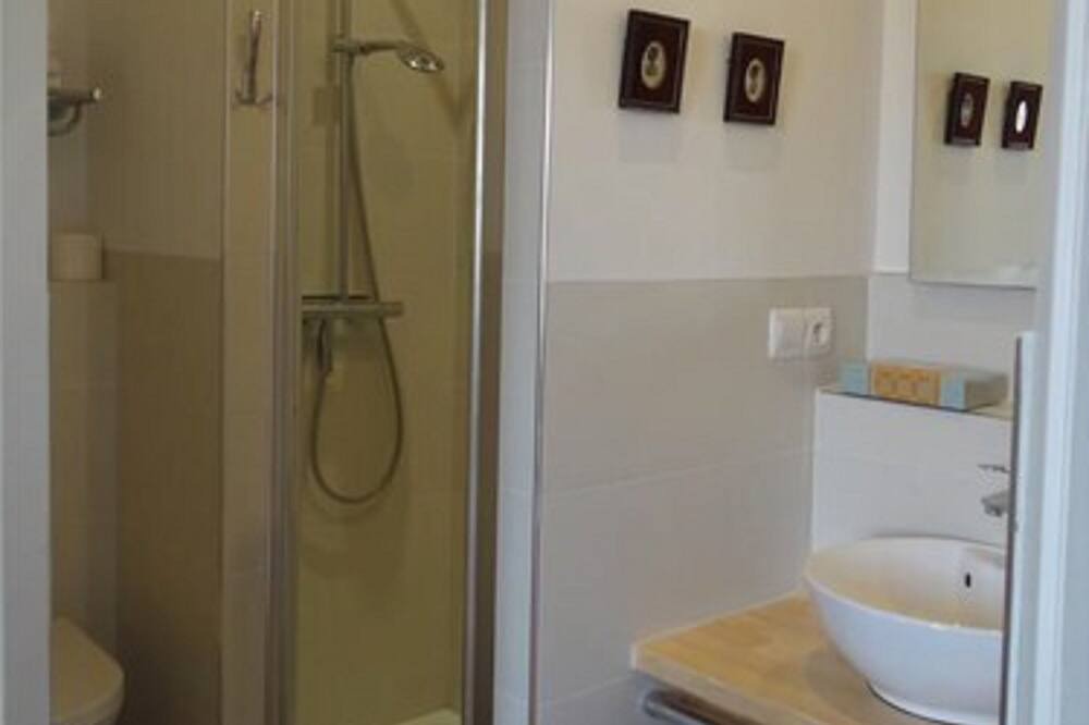 Photo of Bathroom in Cambieure