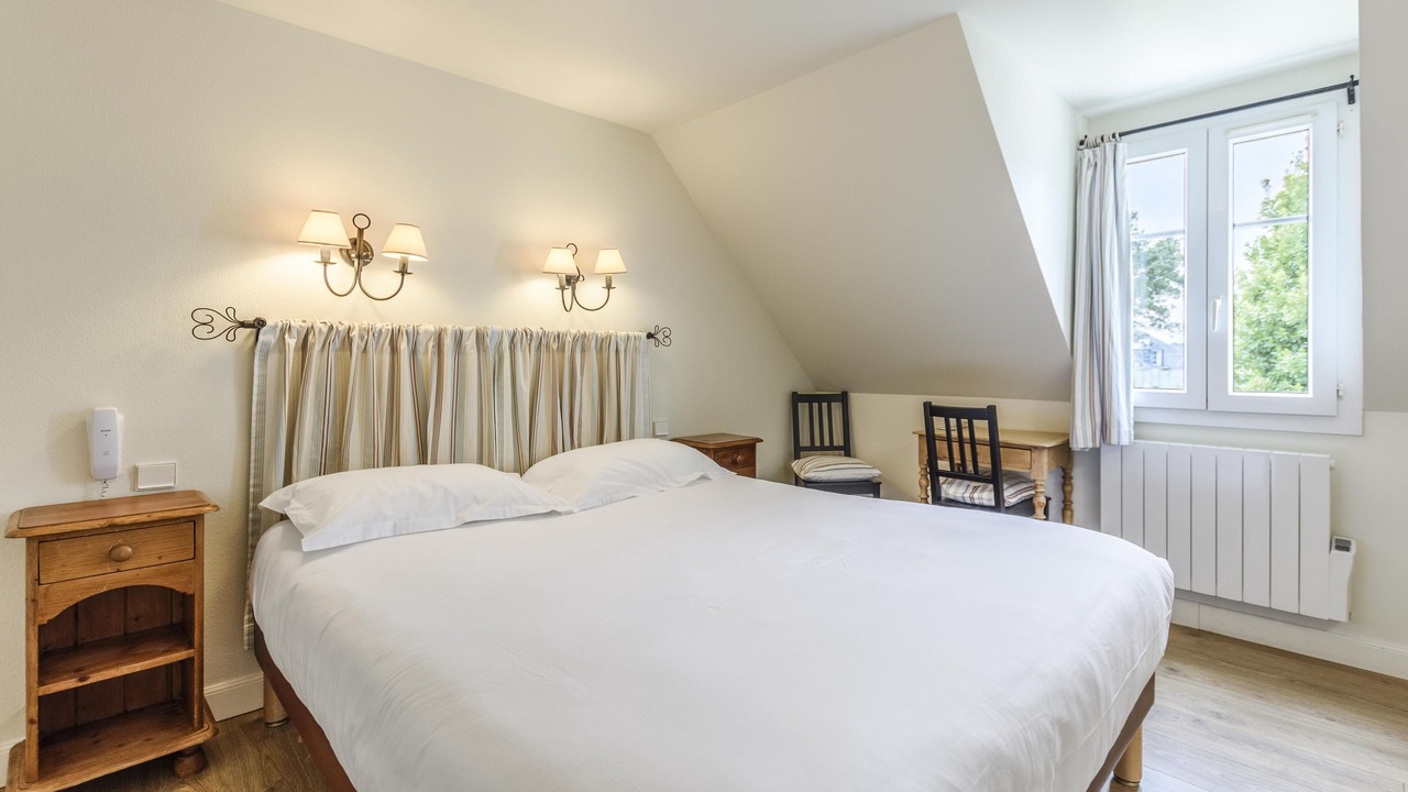 Photo of Others in Le Palais