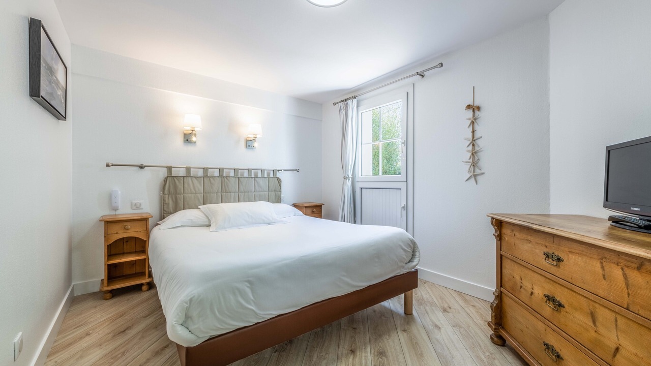 Photo of Bedroom in Le Palais