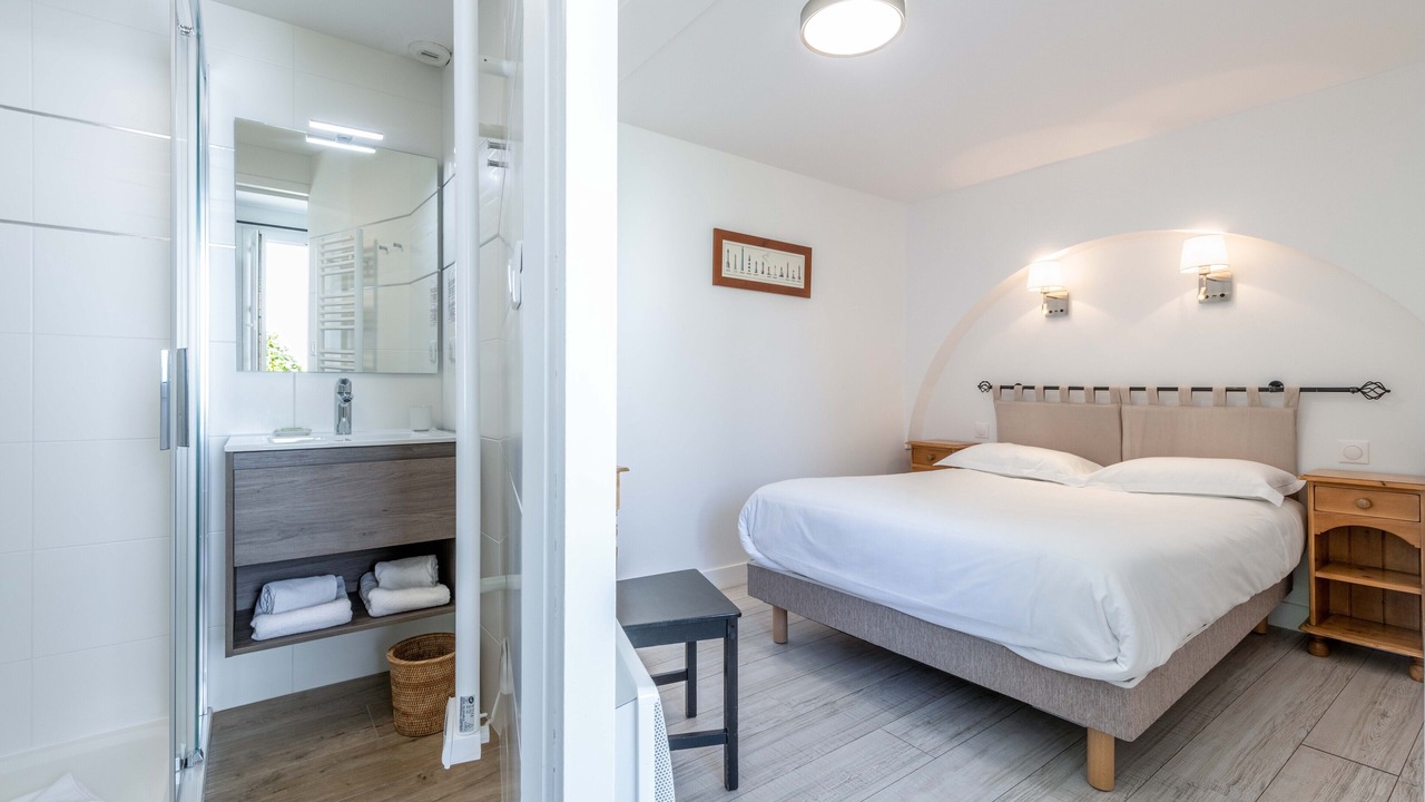 Photo of Bedroom in Le Palais