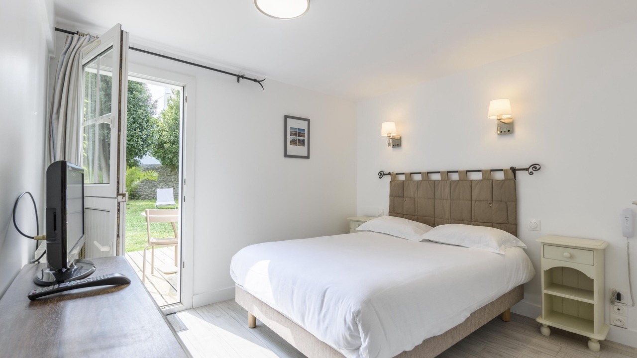 Photo of Bedroom in Le Palais