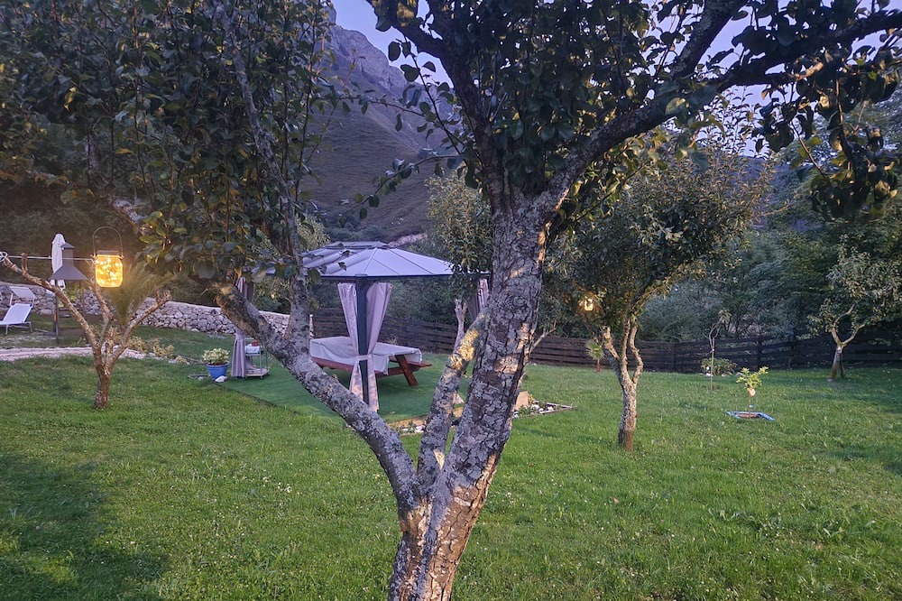 Photo of Outdoor in Llonin
