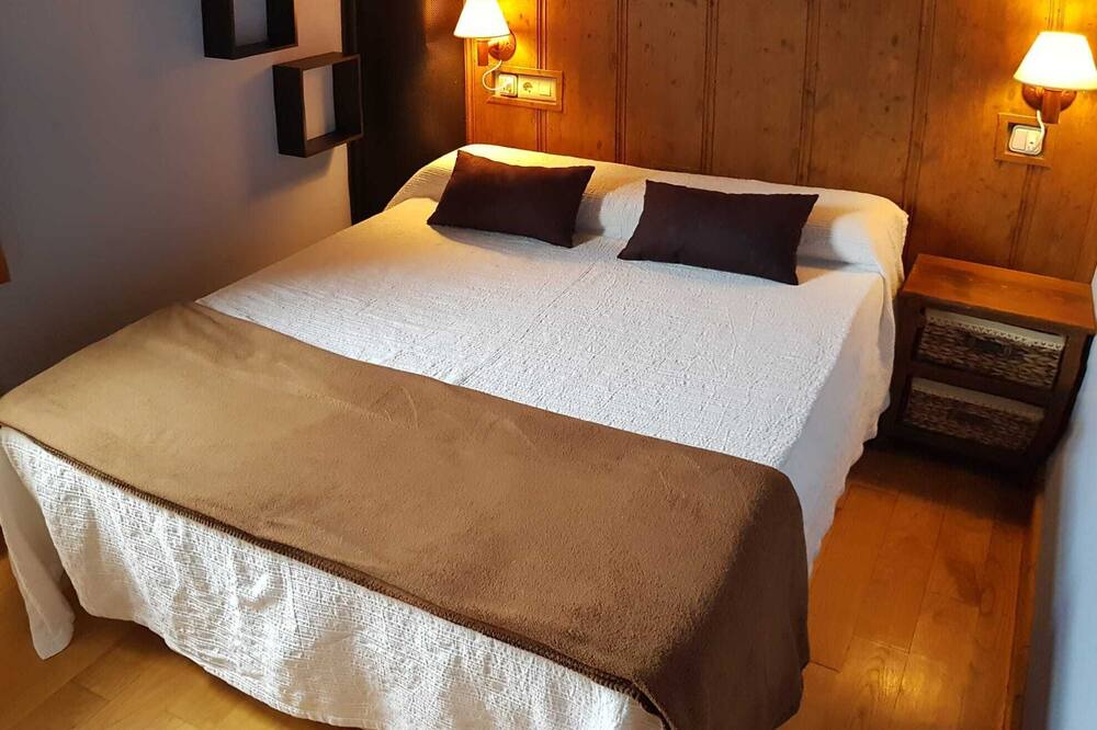 Photo of Bedroom in Llonin
